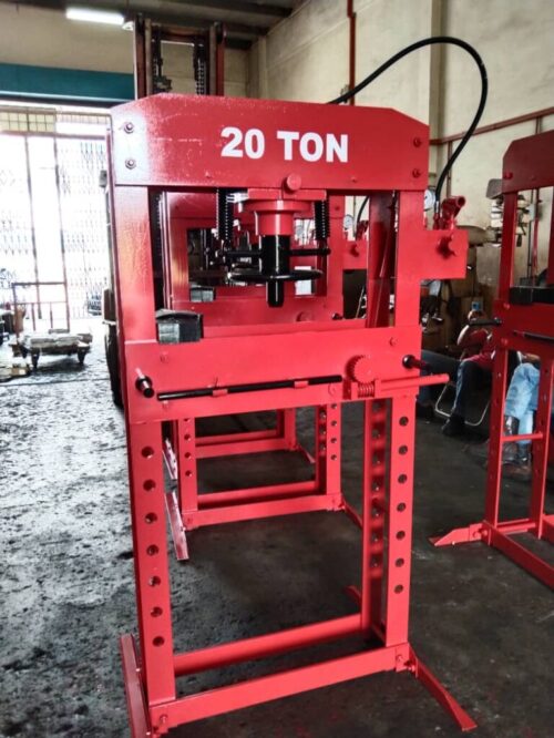 20 Tons Medium Duty Hydraulic Presses.jpeg